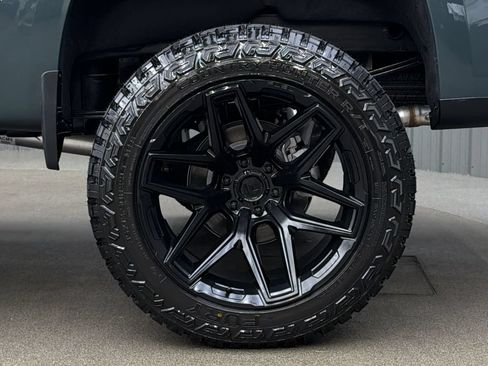 Used 2026 Chevrolet Silverado 1500 LT Trail Boss w/ LT Trail Boss Premium Package AWD/4WD image 12