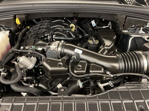 Certified 2025 Jeep Grand Cherokee Laredo X w/ Trailer Tow Package image 29