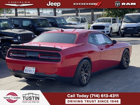 Used 2016 Dodge Challenger SRT Hellcat RWD image 6
