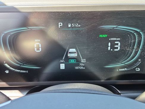 Used 2025 Kia Niro LX FWD image 16