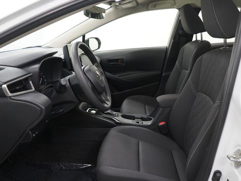 Used 2025 Toyota Corolla LE image 14