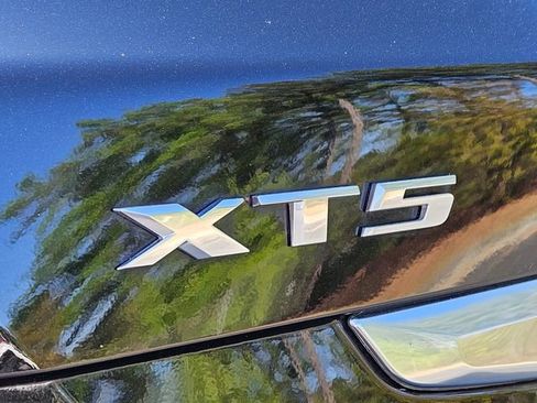 Certified 2022 Cadillac XT5 Premium Luxury w/ Technology Package AWD/4WD image 16
