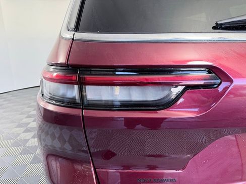 New 2025 Jeep Grand Cherokee L Laredo image 20