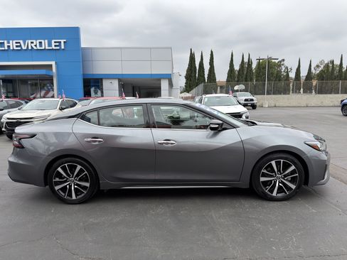 Used 2023 Nissan Maxima SV w/ Floor Mat Group FWD image 9
