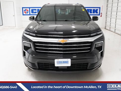Used 2025 Chevrolet Traverse High Country w/ LPO, Floor Liner Package FWD image 2