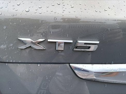 Used 2017 Cadillac XT5 Premium Luxury w/ LPO, Wheel Lock Package FWD image 10