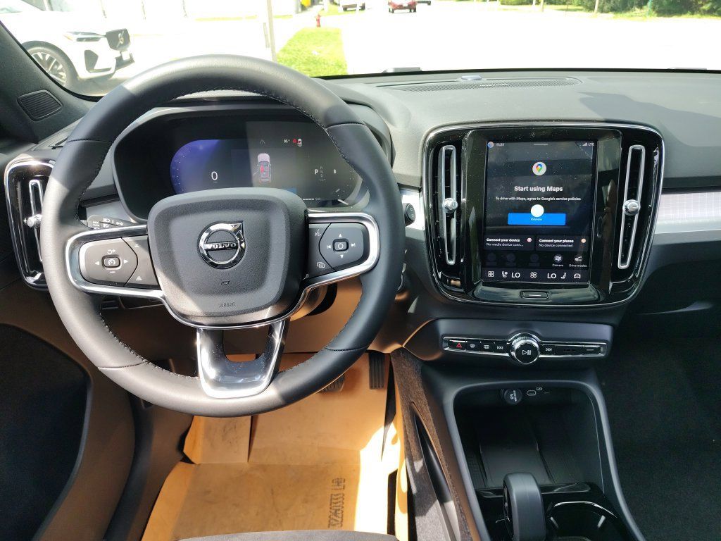 New 2026 Volvo XC40 B5 Ultra w/ Climate Package AWD/4WD image 33