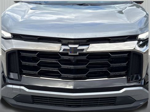 Used 2025 Chevrolet Equinox ACTIV w/ Safety and Technology Package image 12