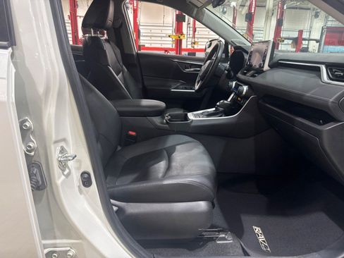 Used 2021 Toyota RAV4 XLE Premium AWD/4WD image 13