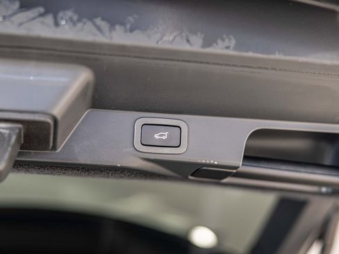 Used 2019 Land Rover Range Rover Sport HSE image 17