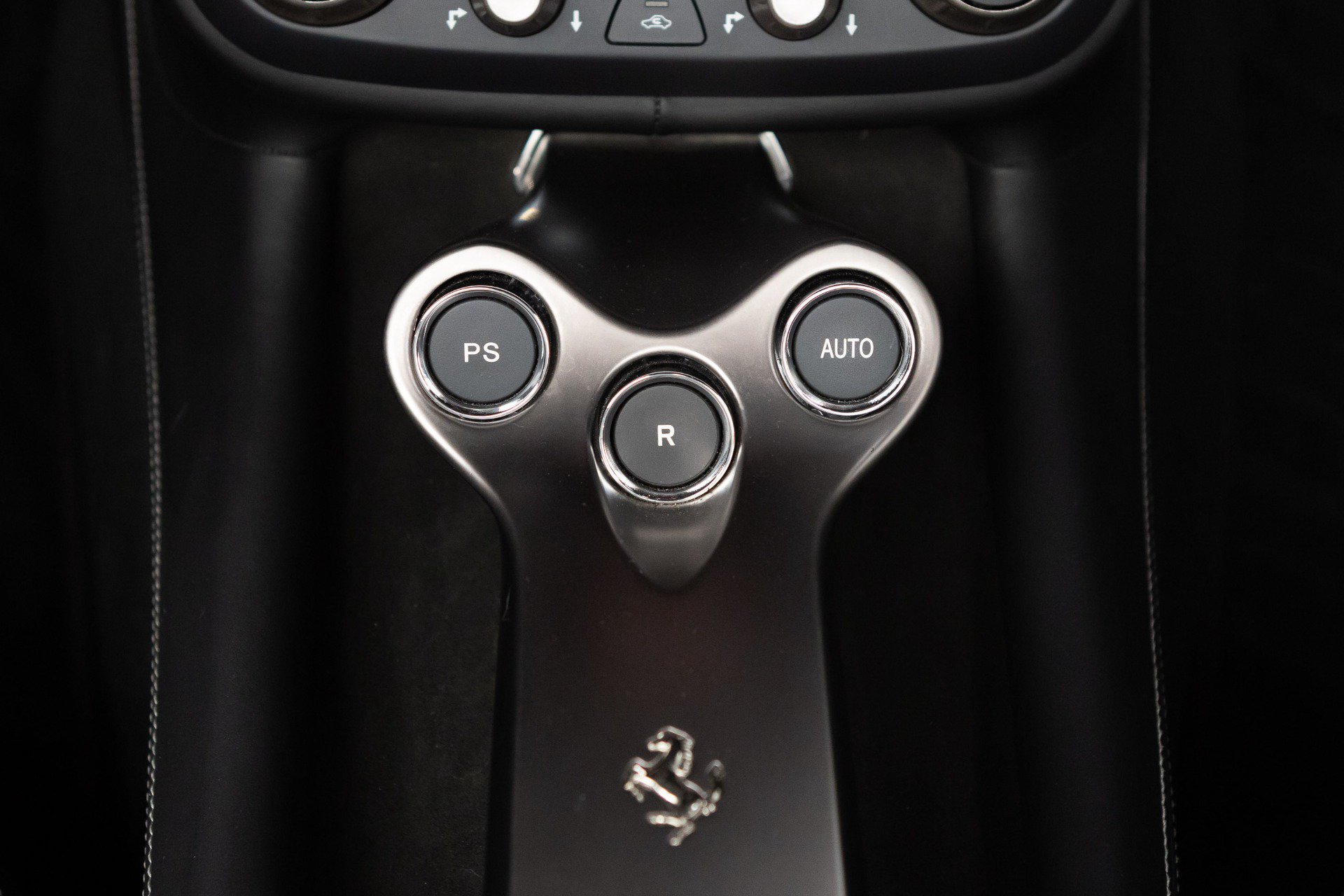 Used 2010 Ferrari California RWD image 85