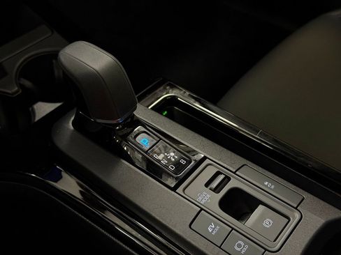 Used 2024 Toyota Prius XLE image 22