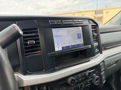Used 2024 Ford F350 XLT image 3