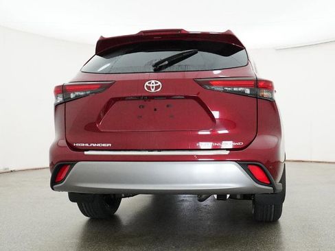 New 2026 Toyota Highlander Platinum AWD/4WD image 6
