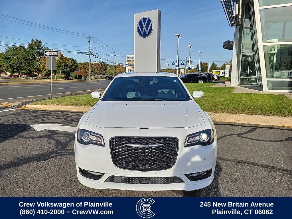 Used 2018 Chrysler 300 S w/ Safetytec Plus Group AWD/4WD image 2