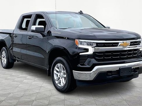 Used 2024 Chevrolet Silverado 1500 LT image 1