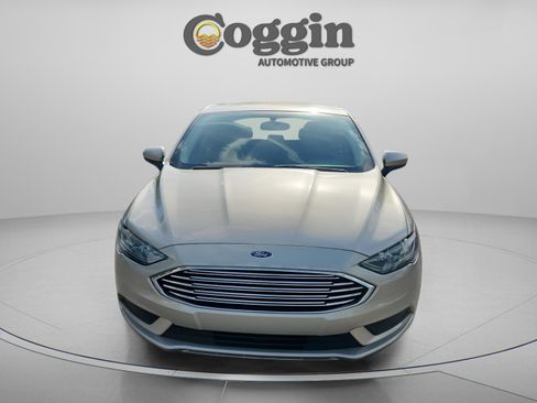 Used 2017 Ford Fusion SE image 8