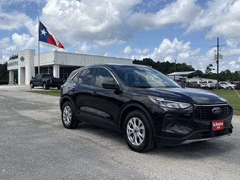 Used 2024 Ford Escape Active w/ Tech Pack #1 FWD image 3