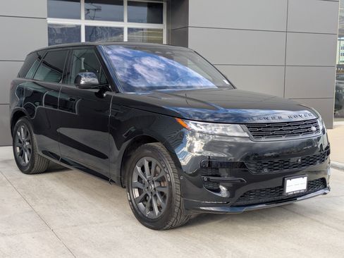 Used 2024 Land Rover Range Rover Sport Dynamic SE image 3