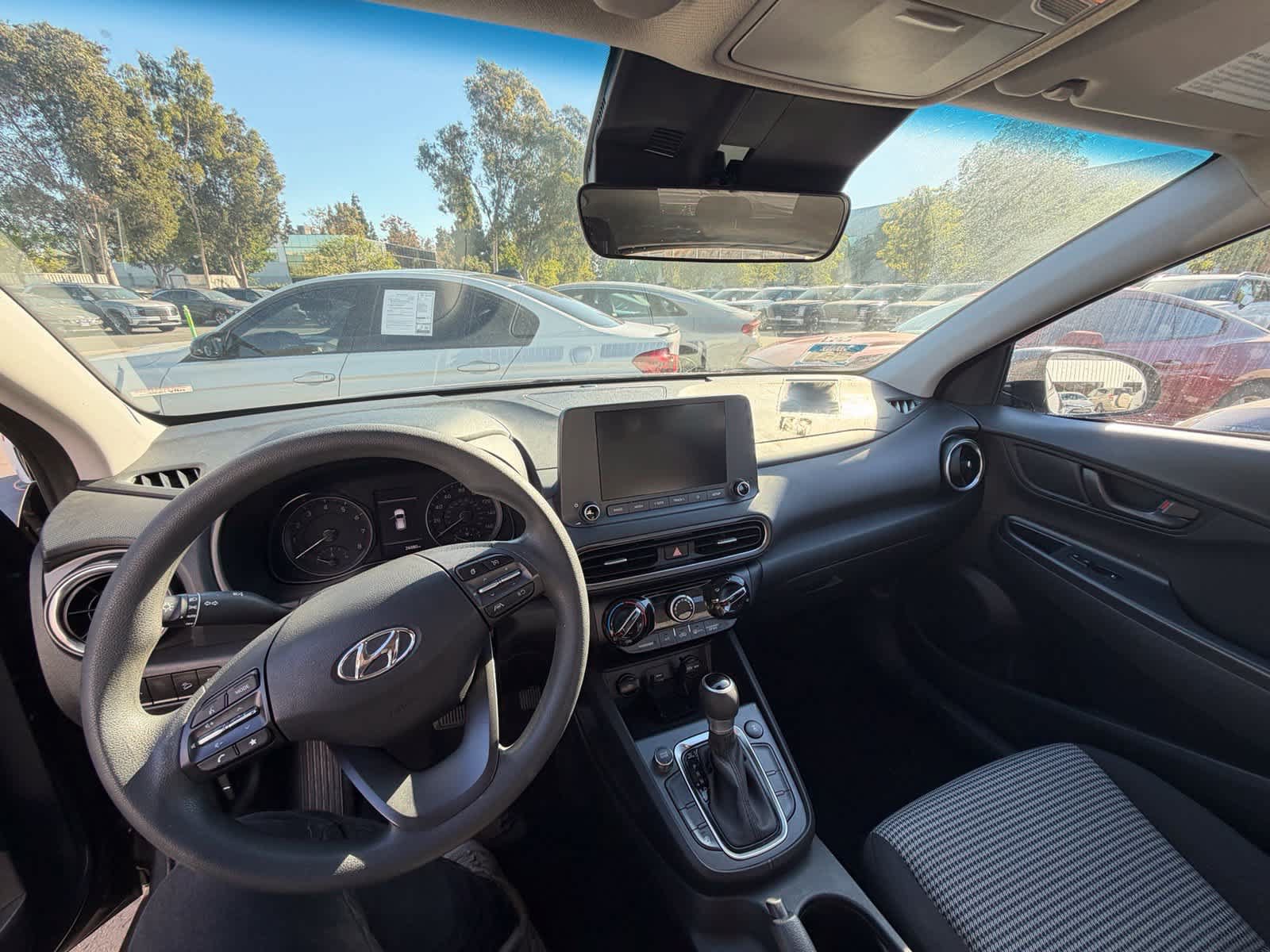 Used 2023 Hyundai Kona SE w/ Cargo Package AWD/4WD image 7