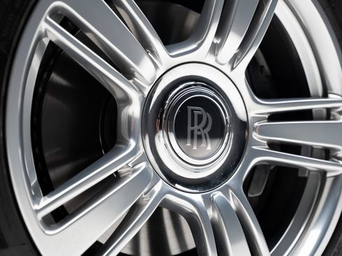 Used 2017 Rolls-Royce Dawn RWD image 25