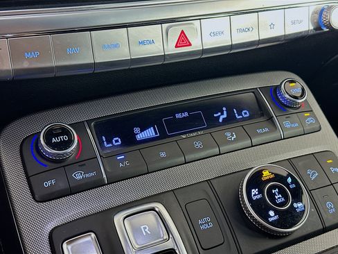 Used 2021 Hyundai Palisade Calligraphy w/ Cargo Package image 24