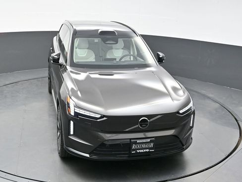 New 2025 Volvo EX90 Ultra image 17