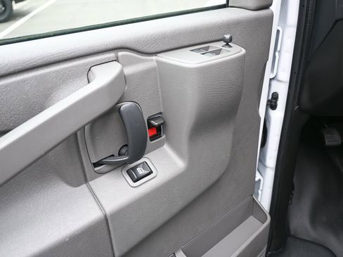 Used 2024 GMC Savana 2500 w/ Driver Convenience Package image 8