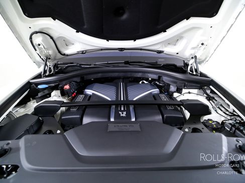 Certified 2025 Rolls-Royce Cullinan Black Badge AWD/4WD image 39