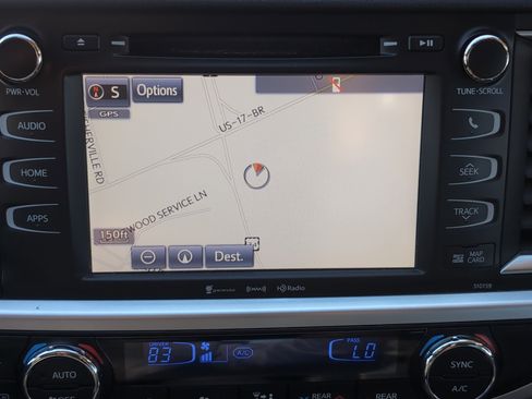 Used 2016 Toyota Highlander XLE image 24