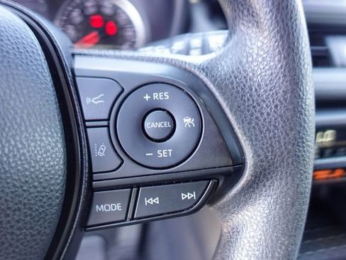 Certified 2022 Toyota RAV4 XLE w/ Convenience Package FWD image 16
