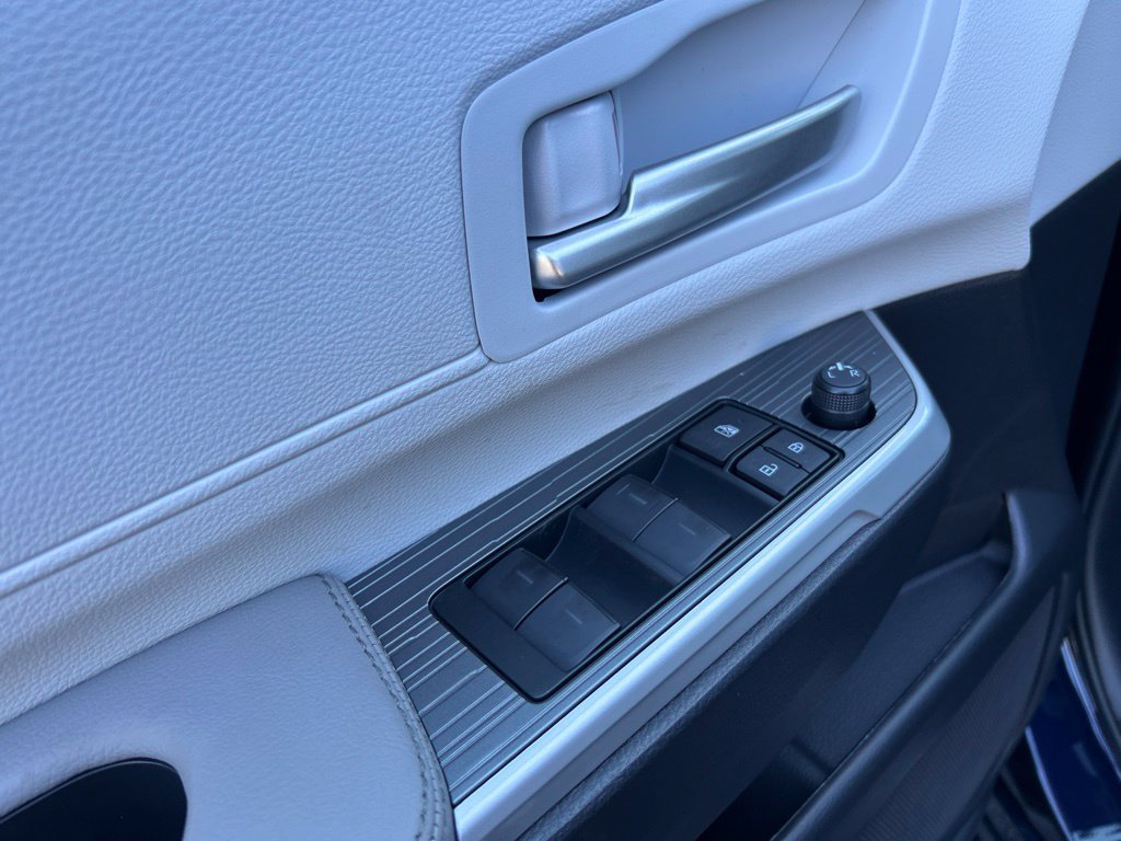 New 2026 Toyota Sienna XLE AWD/4WD image 11