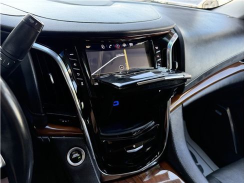 Used 2018 Cadillac Escalade ESV Luxury RWD image 52