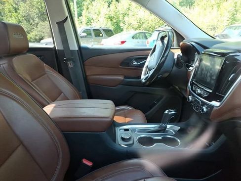 Used 2018 Chevrolet Traverse High Country AWD/4WD image 11