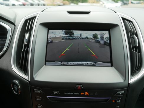 Used 2019 Ford Edge Titanium w/ Equipment Group 301A AWD/4WD image 31