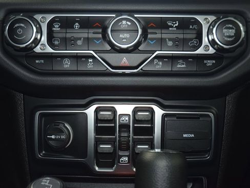 Used 2024 Jeep Wrangler Sahara w/ Technology Group image 30