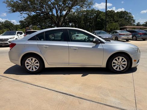 Used 2011 Chevrolet Cruze LS w/ Connectivity Package FWD image 4