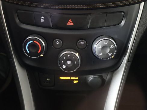 Used 2020 Chevrolet Trax LT image 37