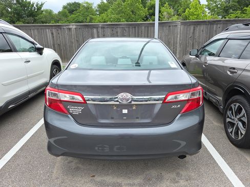 Used 2013 Toyota Camry XLE FWD image 6