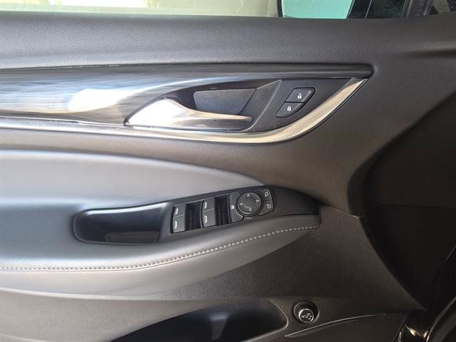 Used 2023 Buick Enclave Essence w/ Sport Touring Edition FWD image 9