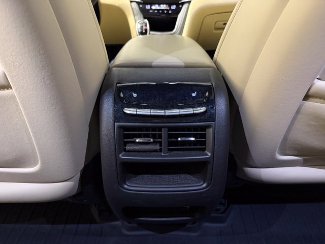 Used 2017 Cadillac XT5 Luxury w/ Driver Awareness Package FWD image 27