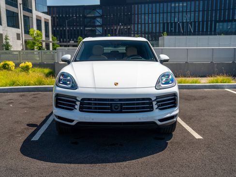 Certified 2022 Porsche Cayenne AWD/4WD image 6
