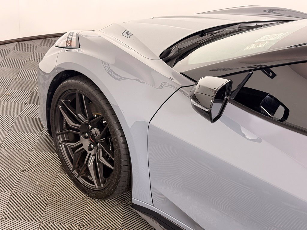 Used 2024 Chevrolet Corvette Z06 RWD image 12