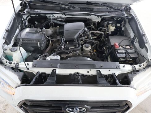 Used 2016 Toyota Tacoma SR w/ SR Convenience Package RWD image 13