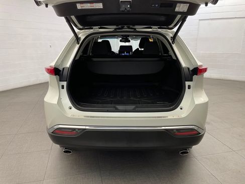 Used 2022 Toyota Venza LE AWD/4WD image 26