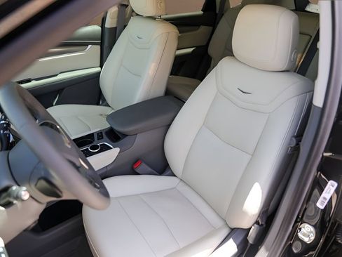 Certified 2026 Cadillac XT5 Premium Luxury w/ Driver Assist Package FWD image 7