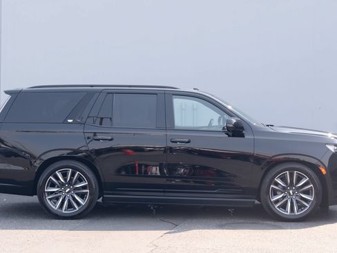 Used 2022 Cadillac Escalade Sport Platinum AWD/4WD image 33