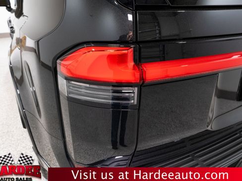 Used 2025 Lexus GX 550 image 9