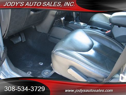Used 2015 Jeep Wrangler Unlimited Sahara w/ Connectivity Group AWD/4WD image 5