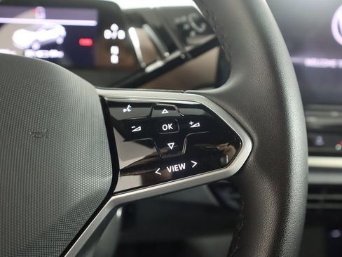 Used 2023 Volkswagen ID.4 Pro image 41